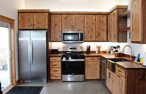 McIntosh County Cabin | Dawson Cottage: Lakefront Stay on Dry Lake, ND – Beach, Sauna, Pontoon & More!