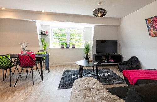 Southampton City Centre Apartment | Dawson House- with free parking