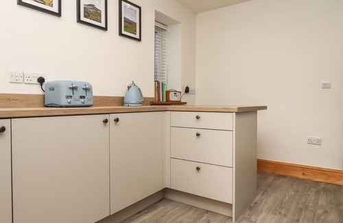 Fourstones Near Bentham Cottage | DAWSONS COTTAGE, pet friendly, with a garden in High Bentham