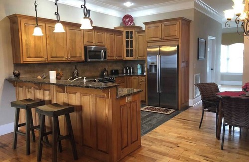 Hiawassee Condo | Day Dreamer - by Chatuge Home Concierge Lake & Mountain Views Condo W/Pool