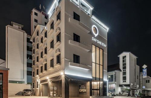 Kunip Hotel | Day One Stay