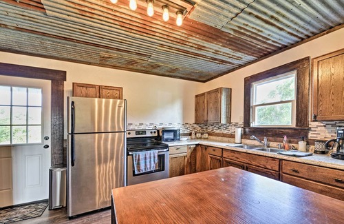 McLennan County House | Day Trip to Waco & Temple: House on Cattle Farm