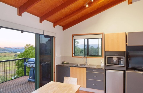 King Scrub Cottage | Dayboro Cottages