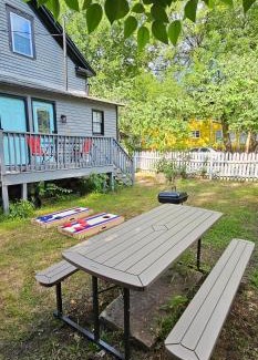 Cabbagetown Apartment | Daydream Host Atlanta
