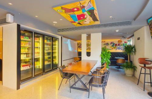 Jing'an Hotel | Dayin Garden Hotel -People's Square & Nanjing Road-Large Social Area -Bar -Café -Gym -Free Laundry Luggage Storage -24H Front Desk-English Service