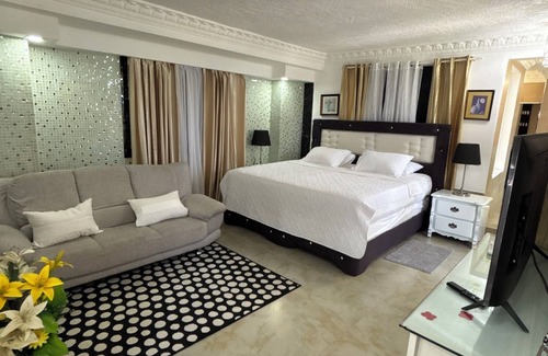 Juan Esteban Hotel | DAYMOND BLUE TROPICAL LODGE