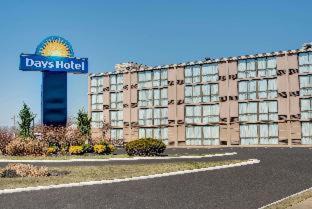 Toms River Hotel | Days Hotel by Wyndham Toms River Jersey Shore