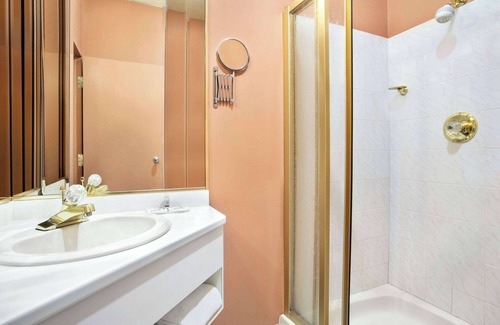 Sainte-Helene-de-Bagot Hotel | Days Inn by Wyndham Ste. Helene-de-Bagot