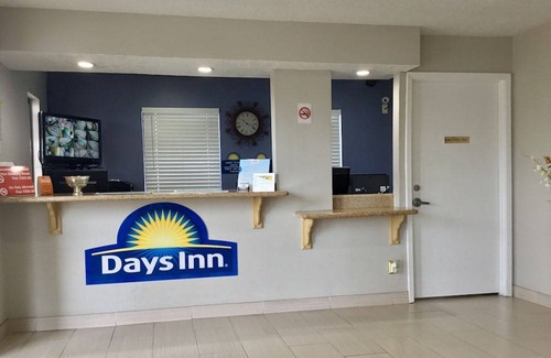North San Antonio - SAT Hotel | Days Inn by Wyndham San Antonio Morgan's Wonderland / IH-35 N