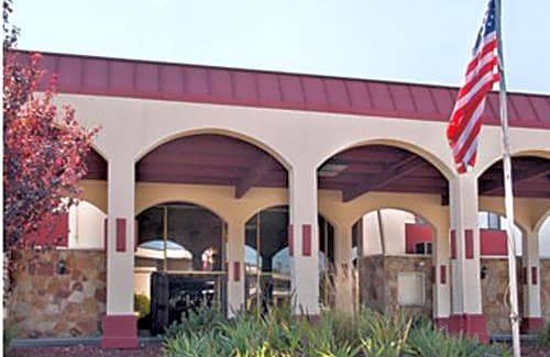 New Stanton Hotel | Days Inn by Wyndham New Stanton PA