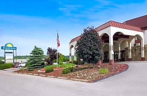 New Stanton Hotel | Days Inn by Wyndham New Stanton PA