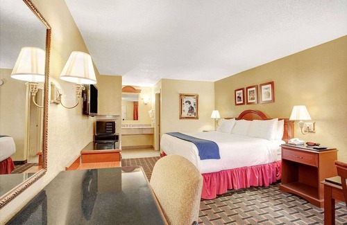 Whitehaven Hotel | Days Inn by Wyndham Memphis at Graceland
