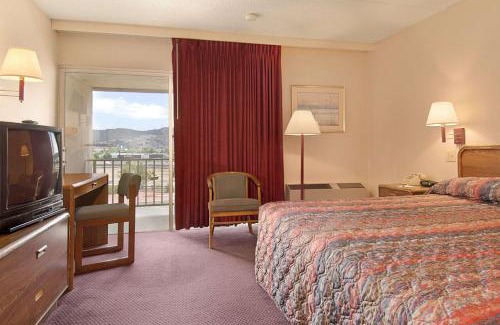 Northwest Colorado Springs Hotel | Days Inn by Wyndham Colorado Springs/Garden of the Gods
