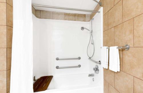 Ames Hotel | Days Inn by Wyndham Ames