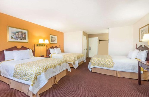 Amherst Hotel | Days Inn by Wyndham Amherst