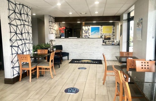 Woodfin Hotel | Days Inn by Wyndham Asheville Downtown North