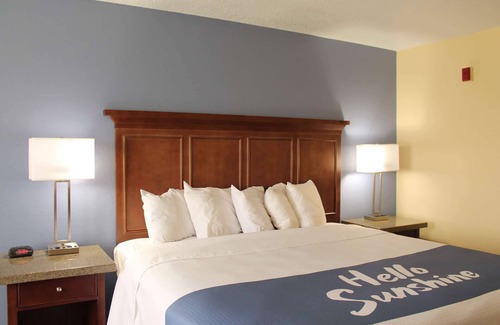 Batavia Hotel | Days Inn by Wyndham Batavia Ohio