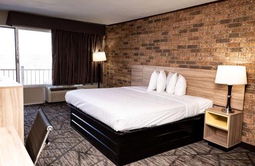 Salado Hotel | Days-Inn by Wyndham Batesville AR