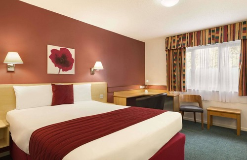 Brighouse Hotel | Days Inn by Wyndham Bradford M62
