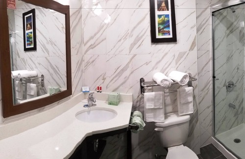 Flatlands Hotel | Days Inn by Wyndham Brooklyn Marine Park