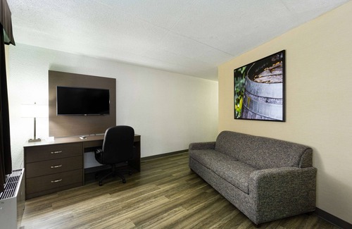 Fallsview Hotel | Days Inn by Wyndham Fallsview