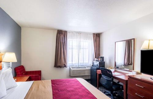 Canon City Cabin | Days Inn by Wyndham Canon City