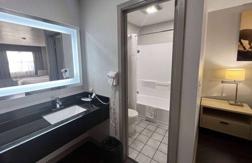 Canton Hotel | Days Inn by Wyndham Canton