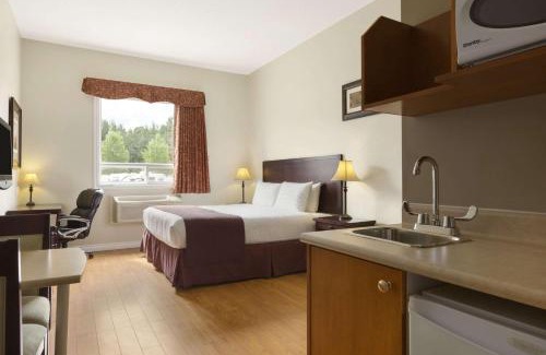 Chetwynd Hotel | Days Inn by Wyndham Chetwynd
