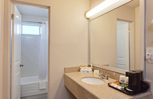 Chowchilla Hotel | Days Inn by Wyndham Chowchilla Gateway to Yosemite