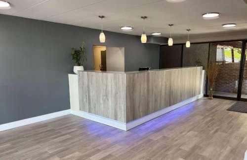 Latonia Hotel | Days Inn by Wyndham Cincinnati East