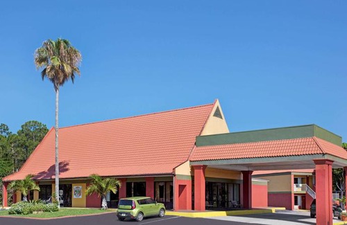 Cocoa Hotel | Days Inn by Wyndham Cocoa Cruiseport West At I-95 524