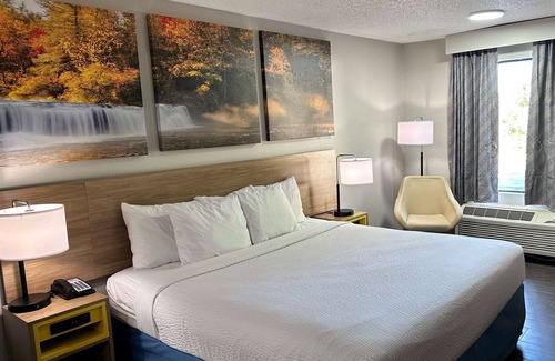 State Park Hotel | Days Inn by Wyndham Columbia NE Fort Jackson