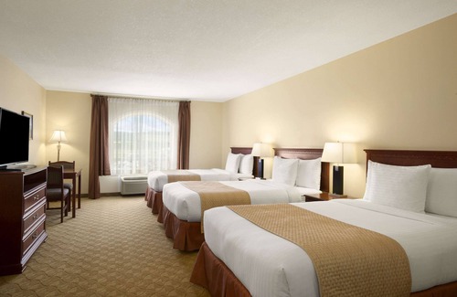 Dawson Creek Hotel | Days Inn by Wyndham Dawson Creek