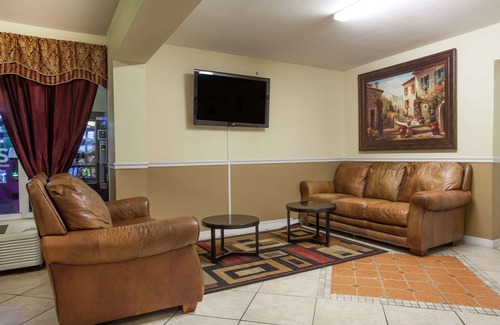 Daytona Beach Hotel | Days Inn by Wyndham Daytona Beach Speedway