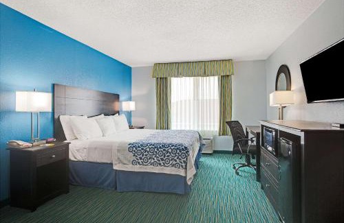 Garland Hotel | Days Inn by Wyndham Dallas Garland West