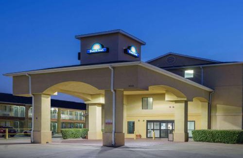 Garland Hotel | Days Inn by Wyndham Dallas Garland West