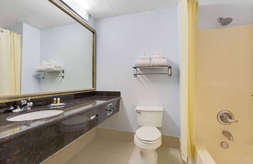 Garland Hotel | Days Inn by Wyndham Dallas Garland West