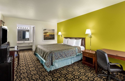 Delta Hotel | Days Inn by Wyndham Delta