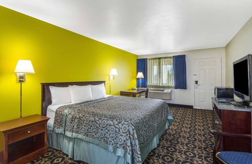 Delta Hotel | Days Inn by Wyndham Delta