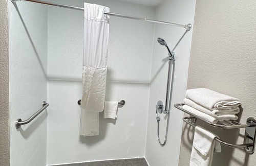 Eagle River Hotel | Days Inn by Wyndham Eagle River