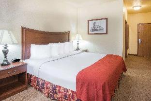Ellis Hotel | Days Inn by Wyndham Ellis