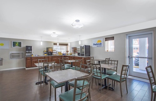 Elmsford Hotel | Days Inn by Wyndham Elmsford/White Plains