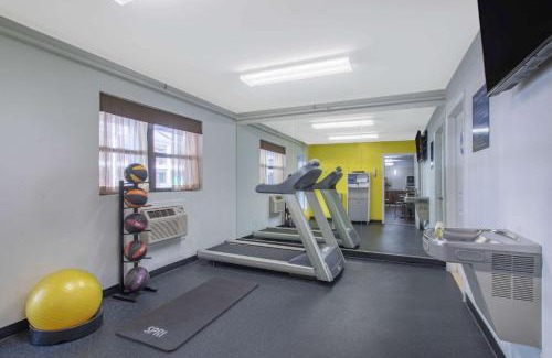 Elmsford Hotel | Days Inn by Wyndham Elmsford
