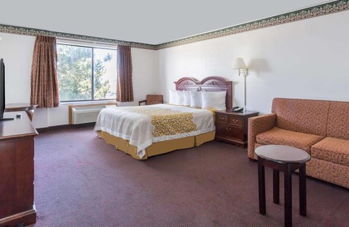 Evanston Hotel | Days Inn by Wyndham Evanston WY