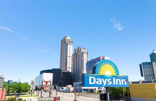 Fallsview Hotel | Days Inn by Wyndham Fallsview