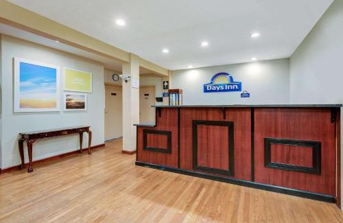 Kingmont Hotel | Days Inn by Wyndham Fairmont