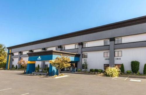 Fort Smith Hotel | Days Inn by Wyndham Fort Smith