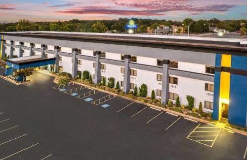 Fort Smith Hotel | Days Inn by Wyndham Fort Smith