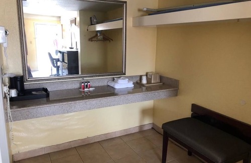 Gainesville Hotel | Days Inn by Wyndham Gainesville