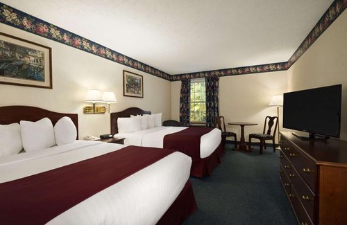 Grayling Hotel | Days Inn by Wyndham Grayling